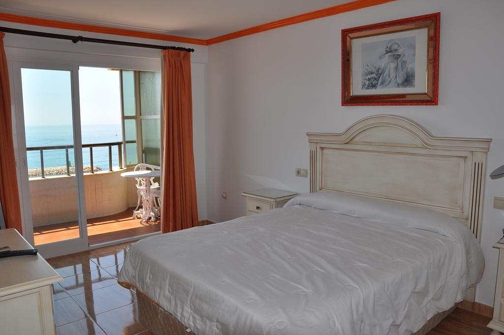 Eden Roc II Marbella Quarto foto
